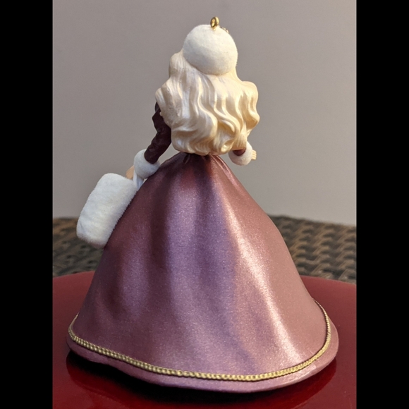 Hallmark keepsake ornament holiday Barbie - Picture 4 of 6